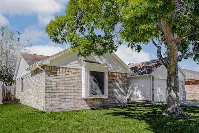 213 Willoughby Drive, Richmond, TX 77469