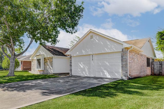 213 Willoughby Drive, Richmond, TX 77469