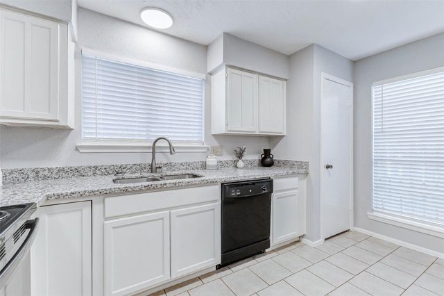 213 Willoughby Drive, Richmond, TX 77469