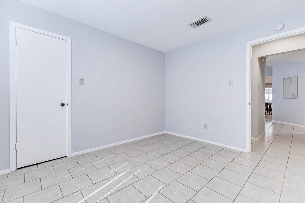 Image 20 of property listing at 213 Willoughby Drive, Richmond, TX 77469