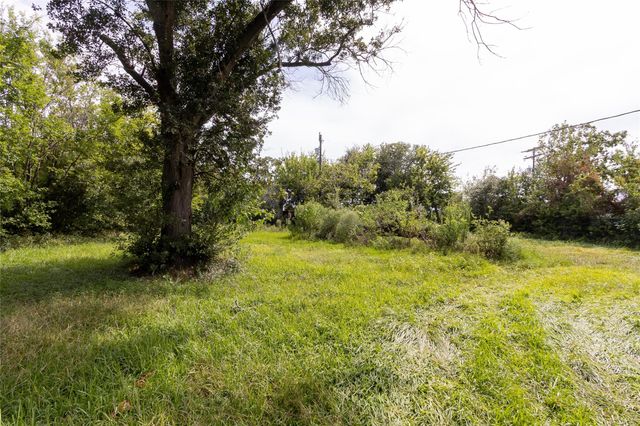 2421 12th Avenue N, Texas City, TX 77590