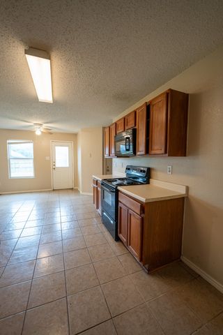 750 Lowe Drive, Cedar Hill, TX 75104