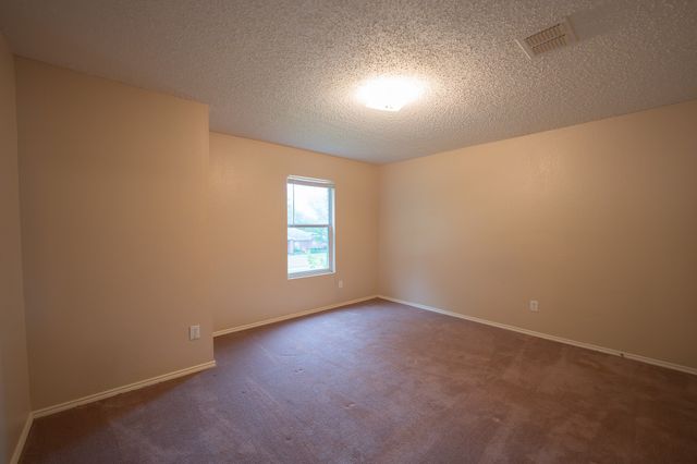 750 Lowe Drive, Cedar Hill, TX 75104
