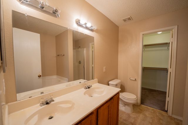 750 Lowe Drive, Cedar Hill, TX 75104