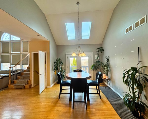 3805 Gladstone Drive, Naperville, IL 60565