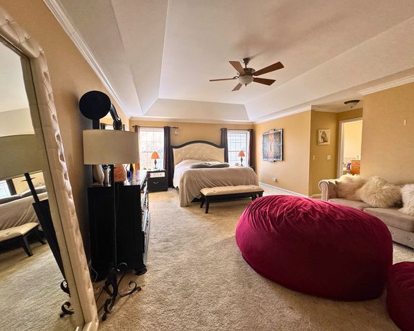 3805 Gladstone Drive, Naperville, IL 60565