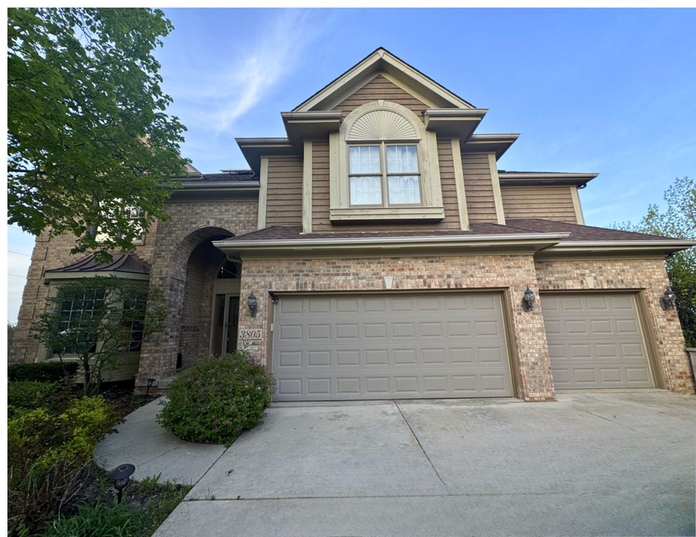 Image 2 of property listing at 3805 Gladstone Drive, Naperville, IL 60565