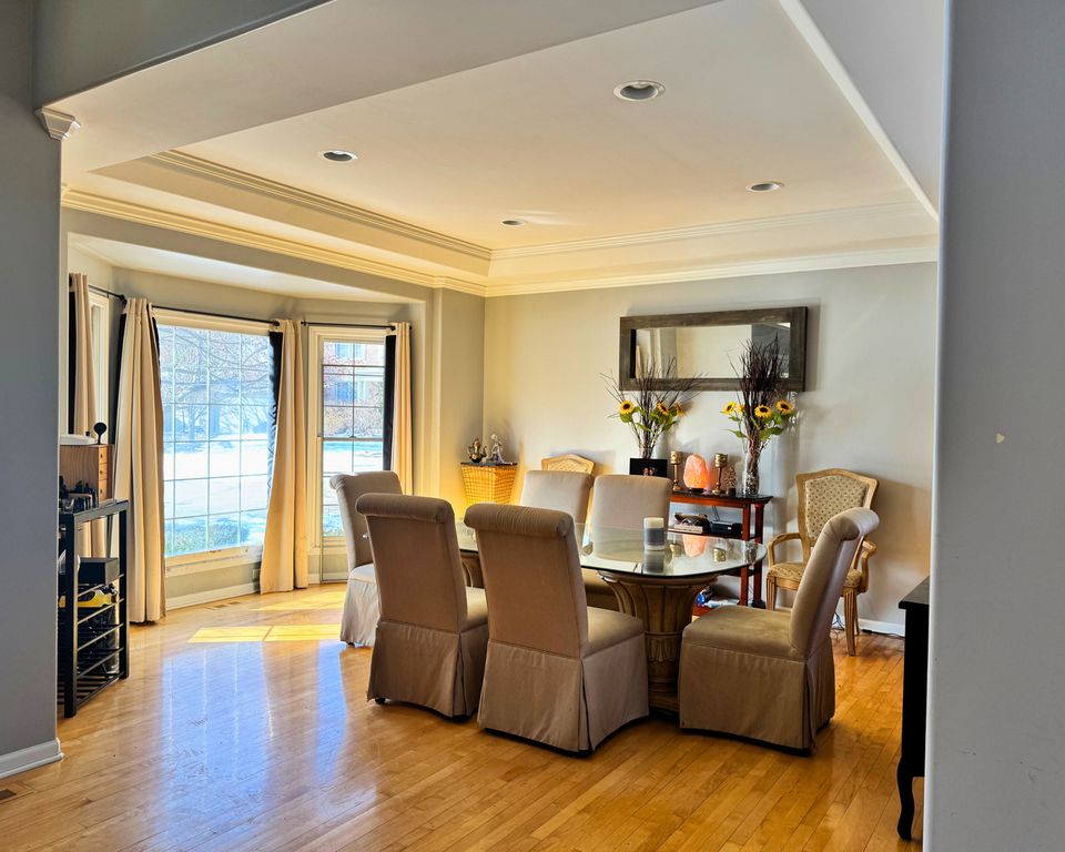Image 15 of property listing at 3805 Gladstone Drive, Naperville, IL 60565