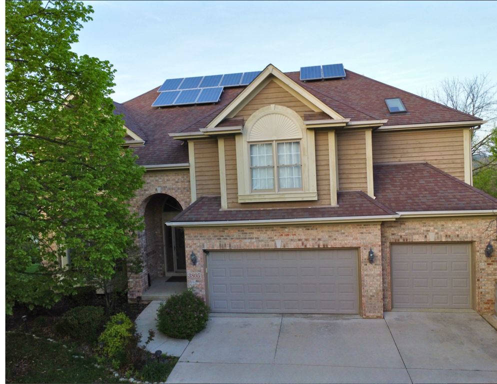 Image 3 of property listing at 3805 Gladstone Drive, Naperville, IL 60565