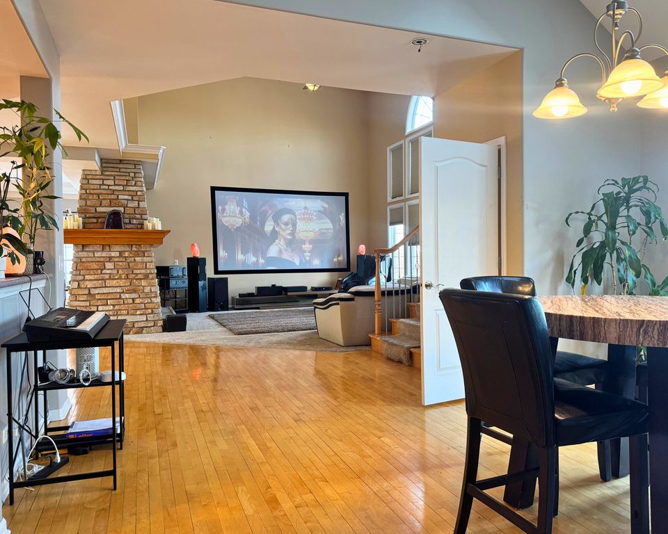 Image 21 of property listing at 3805 Gladstone Drive, Naperville, IL 60565
