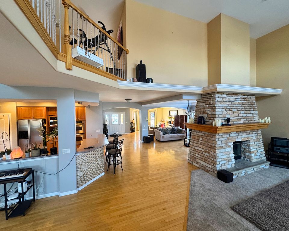 Image 26 of property listing at 3805 Gladstone Drive, Naperville, IL 60565