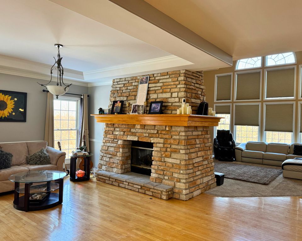 Image 34 of property listing at 3805 Gladstone Drive, Naperville, IL 60565