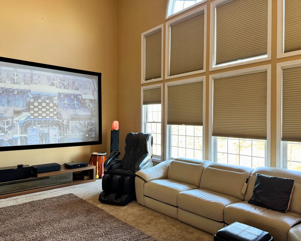 Image 35 of property listing at 3805 Gladstone Drive, Naperville, IL 60565