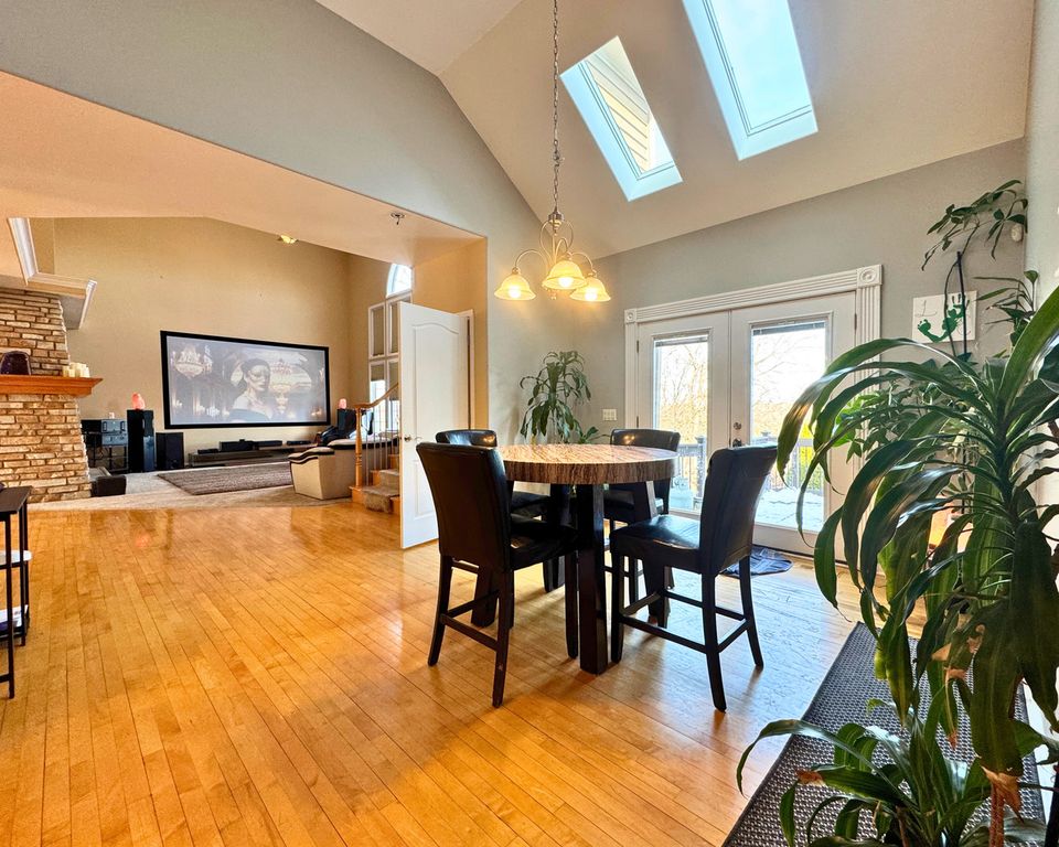 Image 44 of property listing at 3805 Gladstone Drive, Naperville, IL 60565
