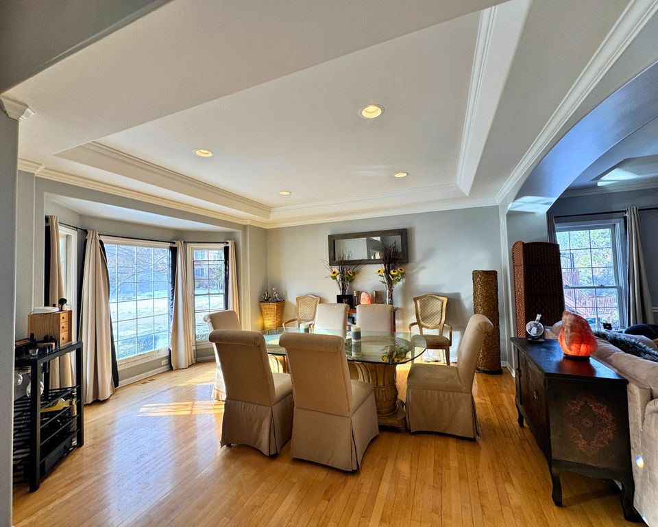 Image 45 of property listing at 3805 Gladstone Drive, Naperville, IL 60565