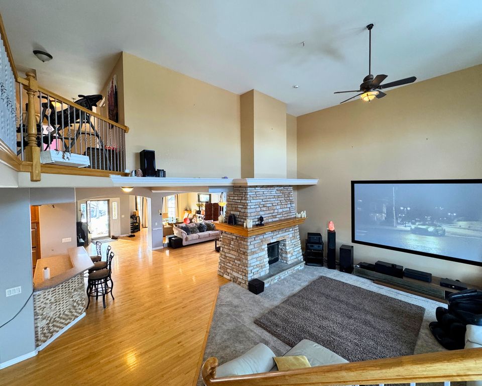 Image 49 of property listing at 3805 Gladstone Drive, Naperville, IL 60565