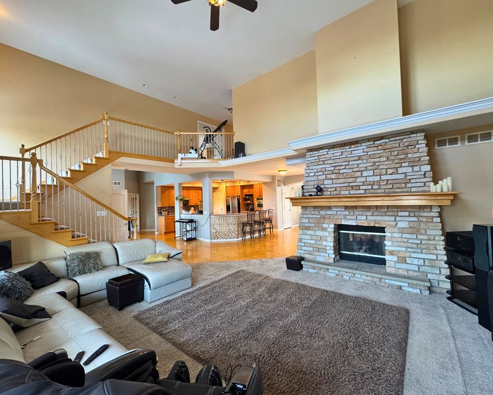 Image 50 of property listing at 3805 Gladstone Drive, Naperville, IL 60565
