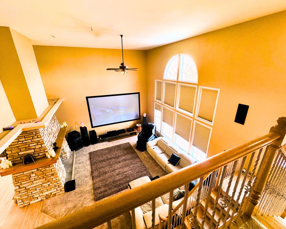 Image 7 of property listing at 3805 Gladstone Drive, Naperville, IL 60565