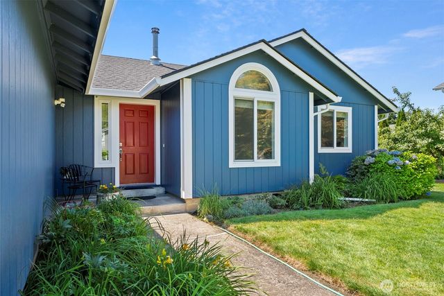 148 Steelhead Drive, Silver Creek, WA 98585