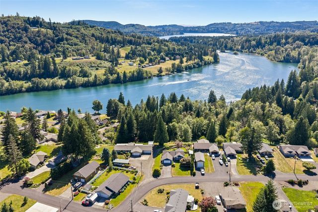 148 Steelhead Drive, Silver Creek, WA 98585