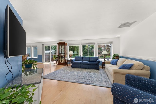 148 Steelhead Drive, Silver Creek, WA 98585