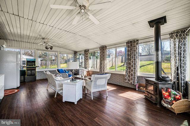 36 INDIAN VALLEY LN, Telford, PA 18969