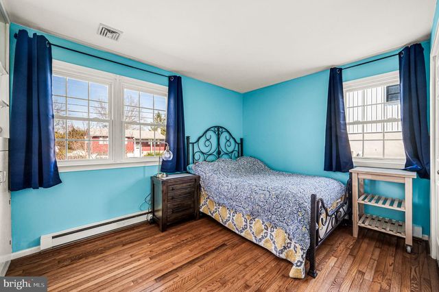 36 INDIAN VALLEY LN, Telford, PA 18969