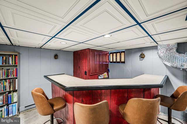 36 INDIAN VALLEY LN, Telford, PA 18969