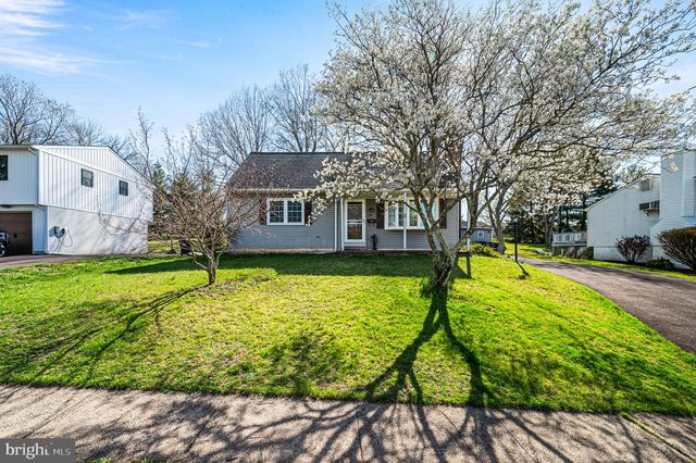 36 INDIAN VALLEY LN, Telford, PA 18969