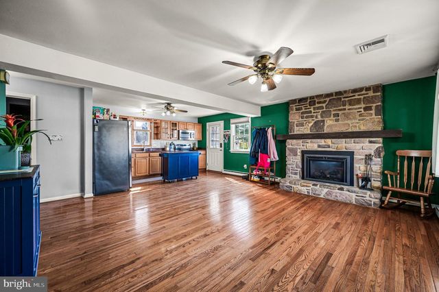 36 INDIAN VALLEY LN, Telford, PA 18969