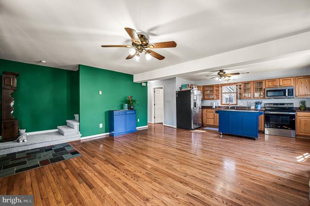 36 INDIAN VALLEY LN, Telford, PA 18969