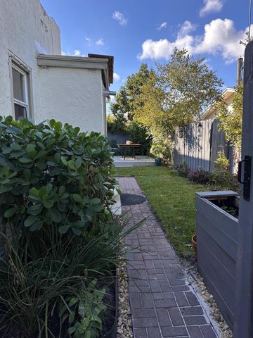 4707 Garden Avenue, West Palm Beach, FL 33405