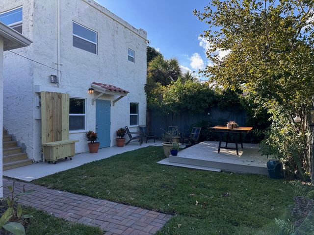4707 Garden Avenue, West Palm Beach, FL 33405