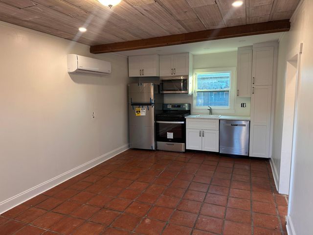 4707 Garden Avenue, West Palm Beach, FL 33405