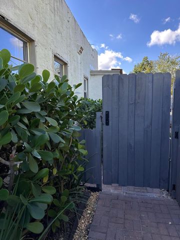 4707 Garden Avenue, West Palm Beach, FL 33405