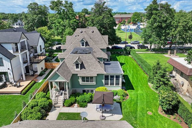 920 Geneva Street, Lake Geneva, WI 53147