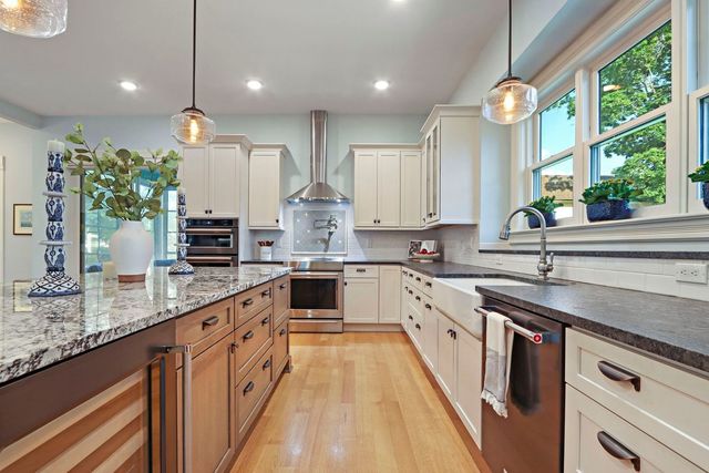 920 Geneva Street, Lake Geneva, WI 53147