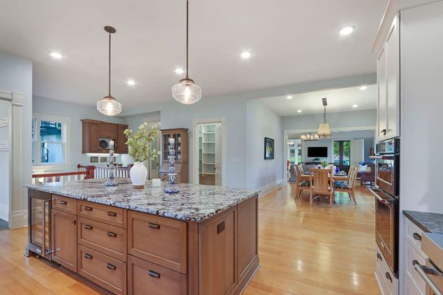 920 Geneva Street, Lake Geneva, WI 53147
