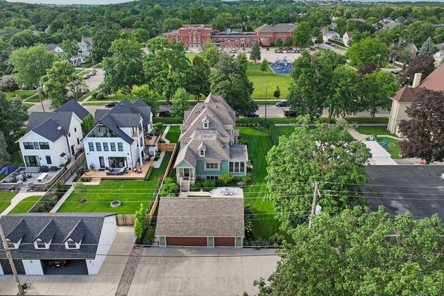 920 Geneva Street, Lake Geneva, WI 53147