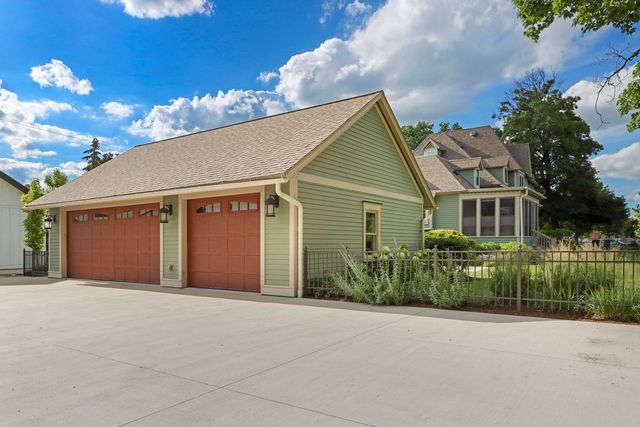 920 Geneva Street, Lake Geneva, WI 53147