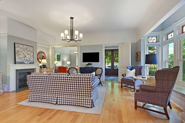 920 Geneva Street, Lake Geneva, WI 53147