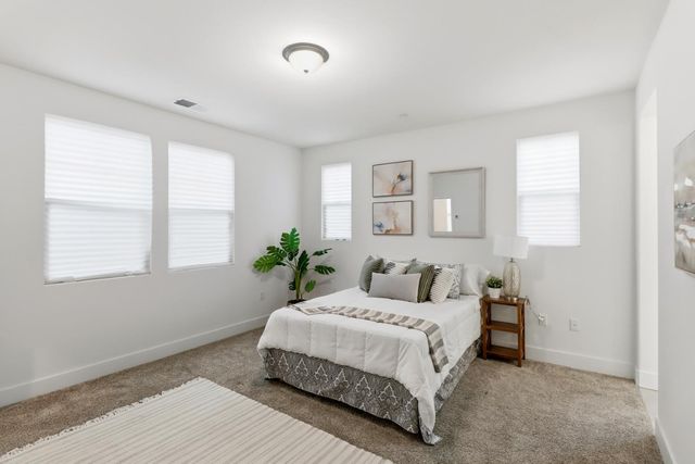 10589 Tenor Way, Elk Grove, CA 95757
