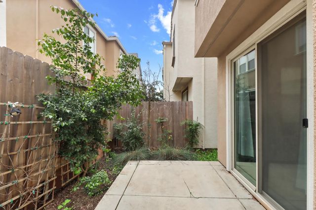 10589 Tenor Way, Elk Grove, CA 95757