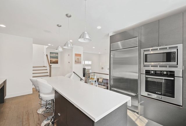 39 Elmwood St 3, Somerville, MA 02144