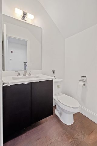 39 Elmwood St 3, Somerville, MA 02144