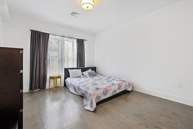 39 Elmwood St 3, Somerville, MA 02144
