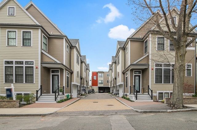 39 Elmwood St 3, Somerville, MA 02144