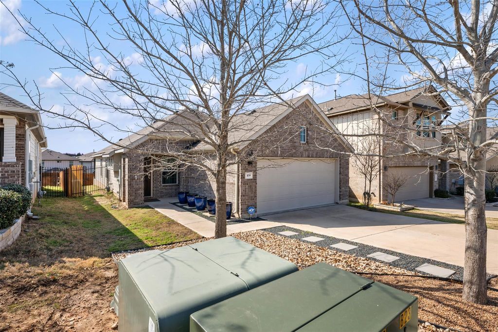 109 Earl Keen ST, Leander, TX 78641