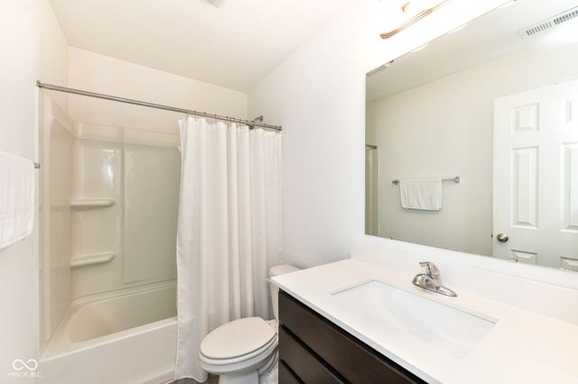 984 Bent Branch Lane, Greenwood, IN 46143