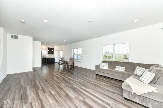 984 Bent Branch Lane, Greenwood, IN 46143